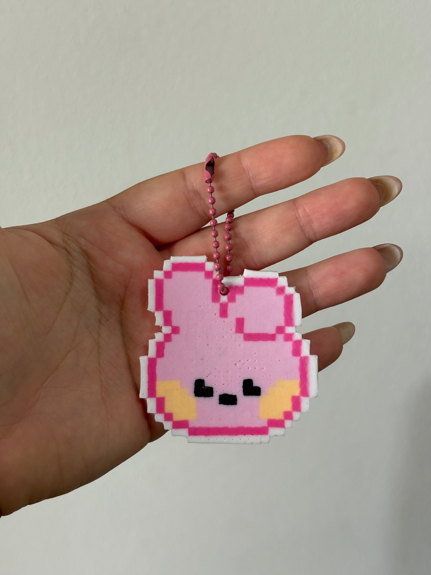 Pixel charm - BT21