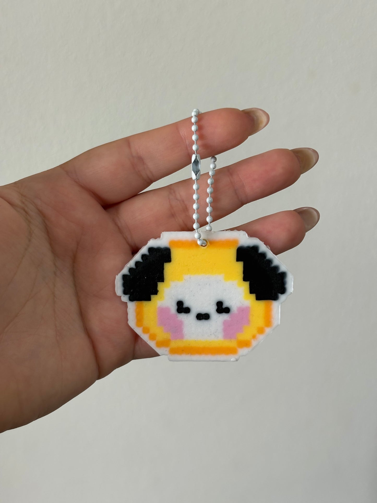 Pixel charm - BT21